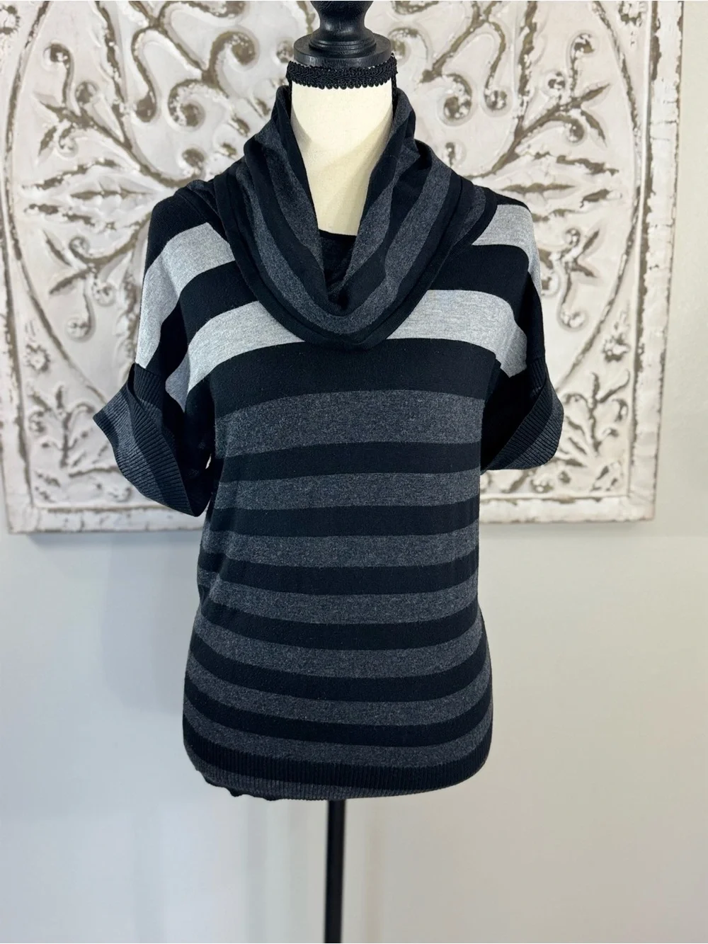The Limited Striped Cowl Neck Sweater Top Black Gray Short Sleeve Size Small